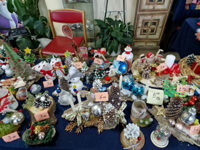 Започна традиционният Коледен базар в училище 3