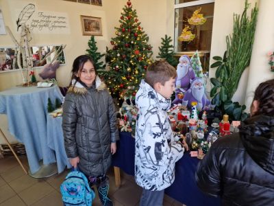 Започна традиционният Коледен базар в училище 6