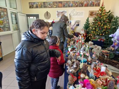 Започна традиционният Коледен базар в училище 7